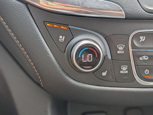 Used 2018 Chevrolet Equinox Premier AWD/4WD image 28