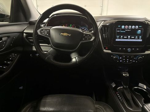 Used 2018 Chevrolet Traverse Premier w/ Driver Confidence II Package FWD image 11