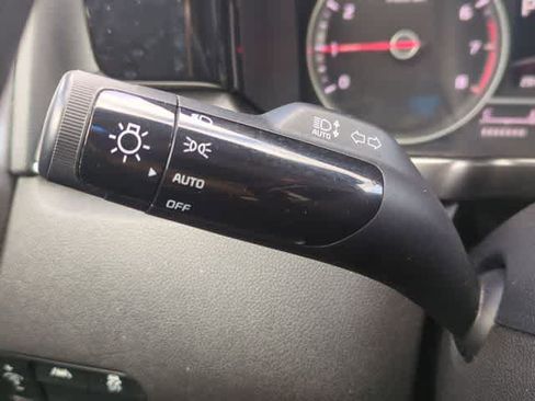 Used 2023 Kia Sorento LX image 25