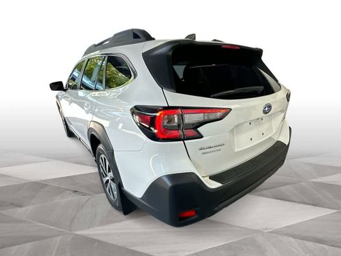 Used 2024 Subaru Outback Premium AWD/4WD image 6