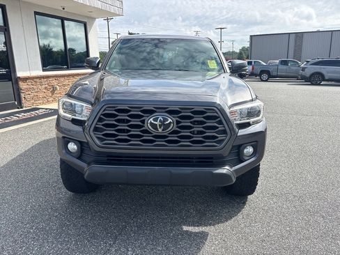 Used 2021 Toyota Tacoma TRD Off-Road w/ Technology Package AWD/4WD image 10