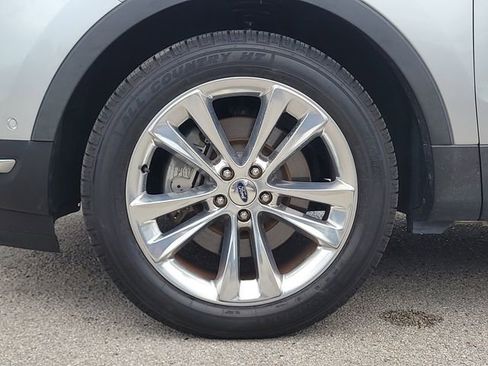 Used 2018 Ford Explorer Limited w/ Equipment Group 301A FWD image 8