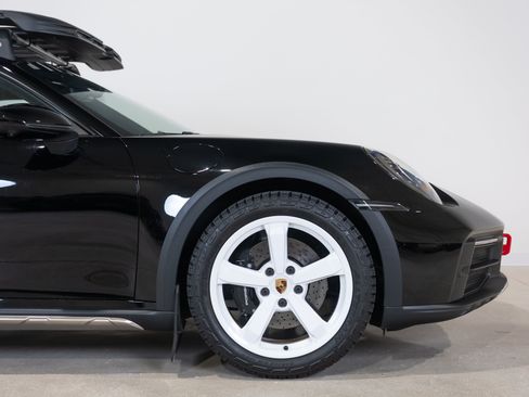Used 2024 Porsche 911 Dakar w/ Extended Race-Tex Package AWD/4WD image 23