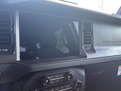 New 2025 Ford Bronco Badlands image 5