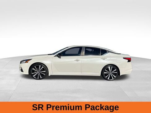 Used 2019 Nissan Altima 2.5 SR w/ SR Premium Package image 2