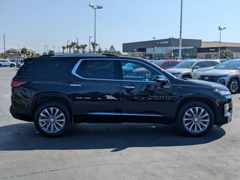 Used 2023 Chevrolet Traverse Premier image 4