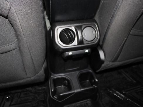 Used 2021 Jeep Wrangler Unlimited Sport AWD/4WD image 11