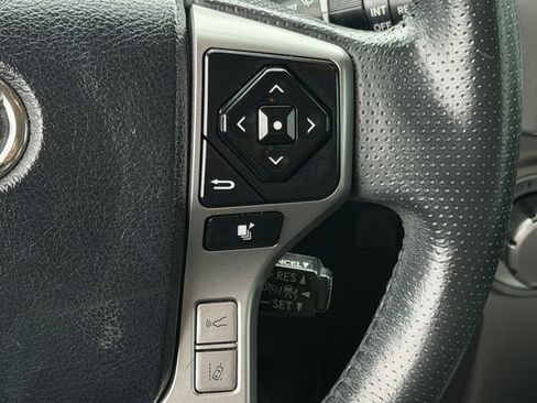 Used 2022 Toyota 4Runner SR5 AWD/4WD image 15