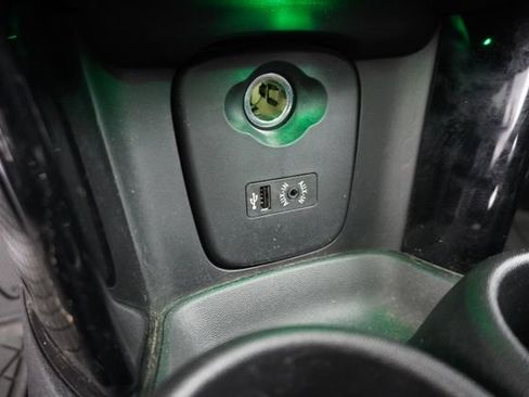 Used 2017 MINI Cooper 4-Door Hardtop image 27