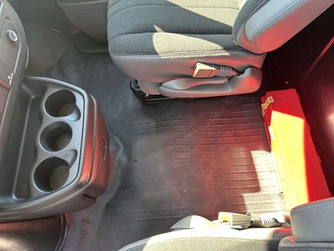 Used 2024 GMC Savana 2500 w/ Driver Convenience Package image 21