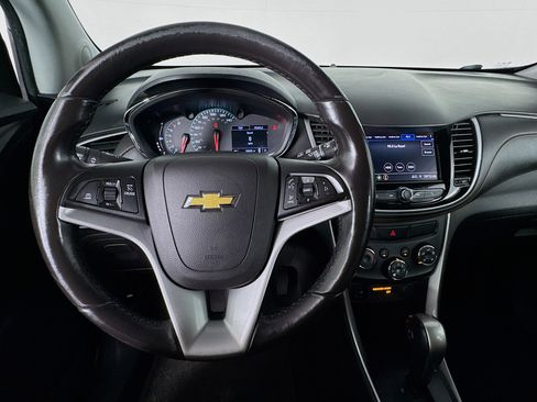 Used 2022 Chevrolet Trax LT w/ Driver Confidence Package AWD/4WD image 11