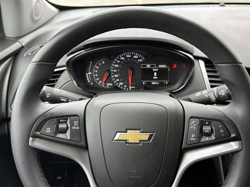 Certified 2022 Chevrolet Trax LT w/ Driver Confidence Package image 19