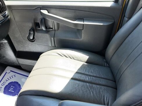 Used 2016 GMC Savana 3500 Extended image 7