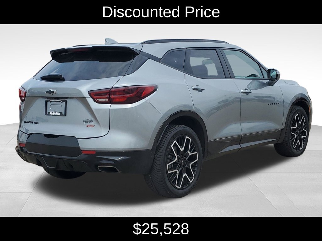 Used 2023 Chevrolet Blazer RS w/ Enhanced Convenience Package AWD/4WD image 3