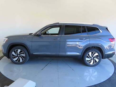 New 2026 Volkswagen Atlas SEL image 8