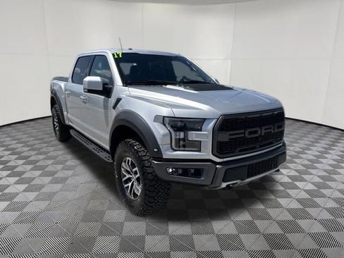 Used 2017 Ford F150 Raptor w/ Equipment Group 802A Luxury AWD/4WD image 3