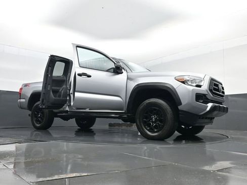 Used 2020 Toyota Tacoma SR w/ SX Package image 30
