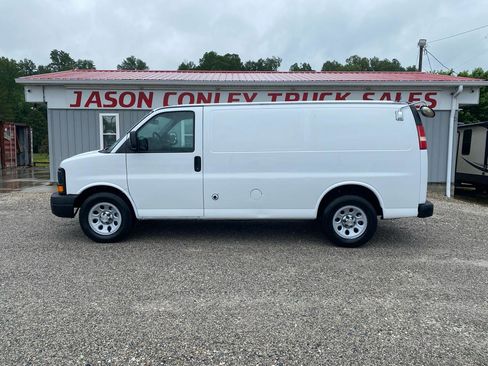 Used 2013 Chevrolet Express 1500 RWD image 1