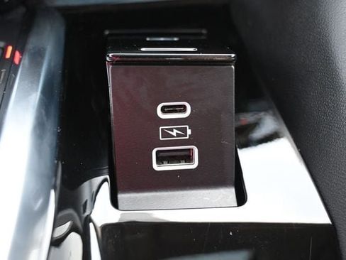 Used 2023 Acura MDX SH-AWD w/ Technology Package image 32
