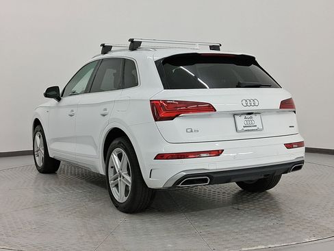Used 2022 Audi Q5 e Premium w/ Convenience Package image 3