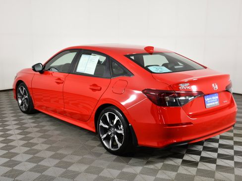 Used 2025 Honda Civic Sport Touring image 8