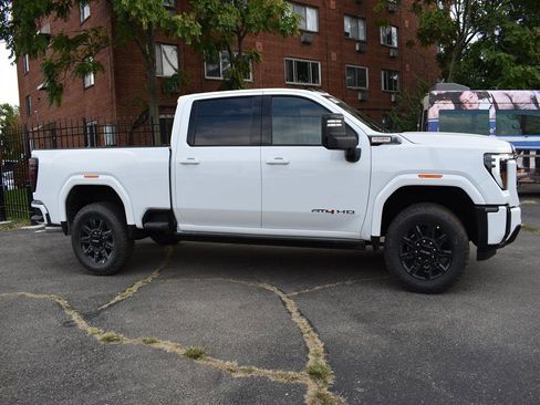 New 2026 GMC Sierra 2500 AT4 w/ AT4 Premium Plus Package image 4