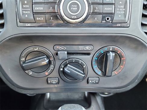 Used 2012 Nissan Juke S image 26