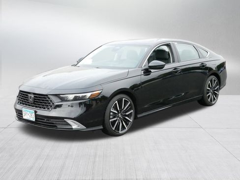 Certified 2025 Honda Accord Touring image 3