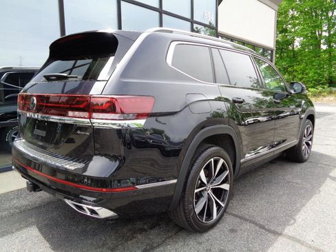 Used 2024 Volkswagen Atlas SEL Premium R-Line AWD/4WD image 5