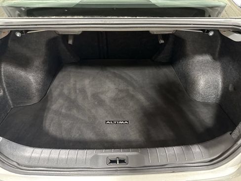 Used 2024 Nissan Altima 2.5 SR FWD image 23