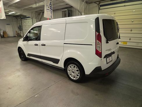 Used 2017 Ford Transit Connect XLT FWD image 4