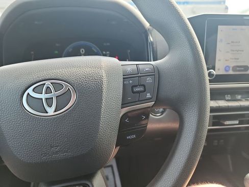 Used 2025 Toyota Camry LE image 19