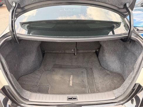 Used 2018 Nissan Sentra SR w/ Technology Package FWD image 14