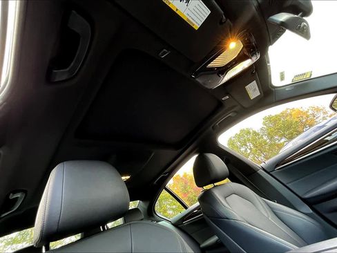 Used 2018 BMW 530i image 12