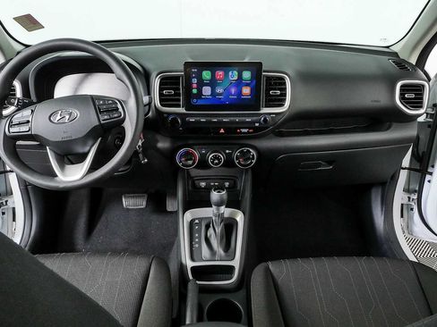 Used 2023 Hyundai Venue SE FWD image 18
