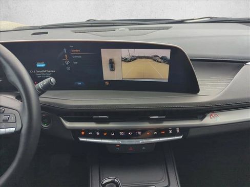 Used 2025 Cadillac XT4 Premium Luxury image 15