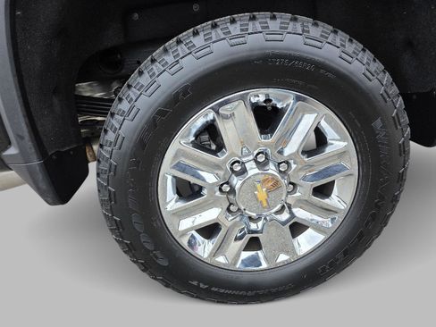 Used 2024 Chevrolet Silverado 2500 High Country w/ Technology Package image 28