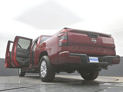 Used 2024 Nissan Frontier SV RWD image 53