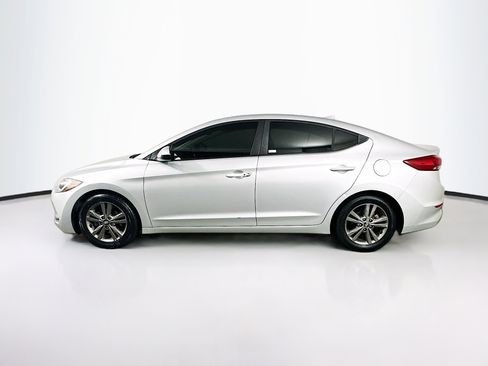 Used 2018 Hyundai Elantra Value Edition FWD image 4