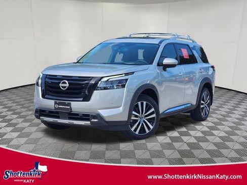 Used 2024 Nissan Pathfinder Platinum w/ Cargo Package FWD image 1