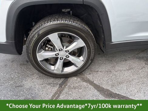 Certified 2025 Jeep Grand Cherokee L Limited w/ Luxury Tech Group II image 11