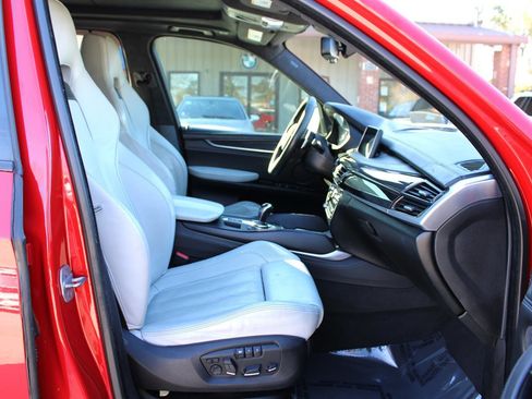 Used 2015 BMW X5 M image 19