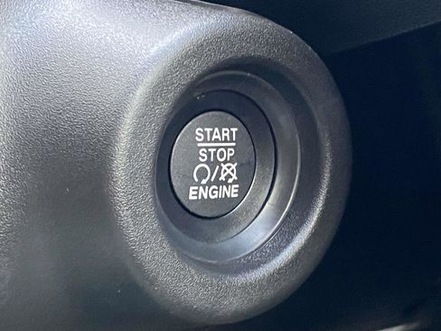 Used 2025 RAM ProMaster 3500 w/ Convenience Group image 5