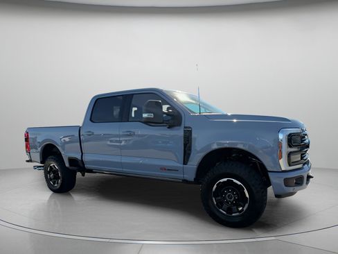 New 2026 Ford F250 Platinum w/ Tremor Off-Road Package image 38