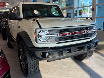 New 2026 Ford Bronco Outer Banks w/ Sasquatch Package