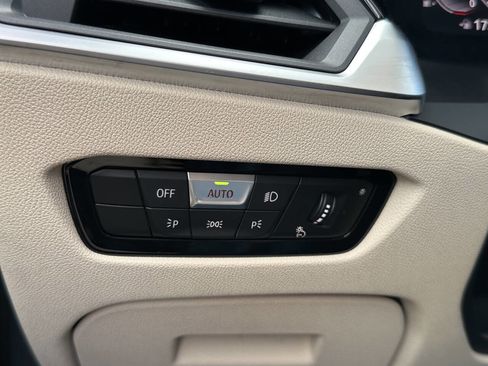 Used 2020 BMW 330i xDrive Sedan w/ Convenience Package image 13