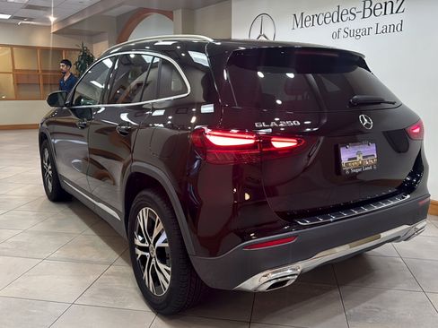 Certified 2025 Mercedes-Benz GLA 250 image 5