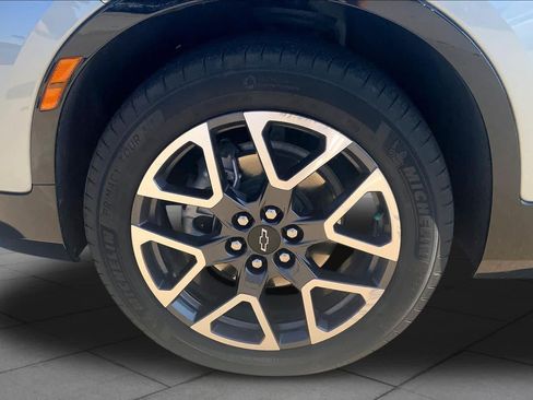 Used 2025 Chevrolet Blazer RS FWD image 11