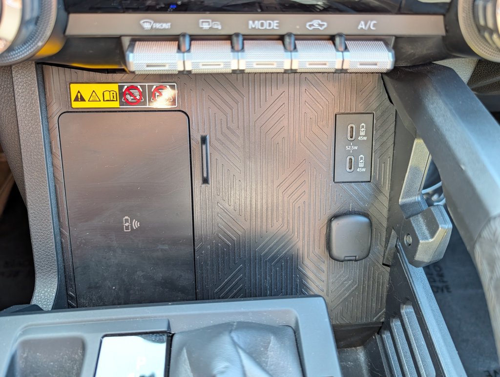 Used 2024 Toyota Tacoma SR5 AWD/4WD image 28