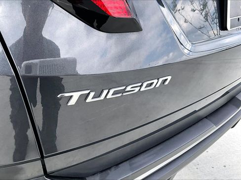 Used 2022 Hyundai Tucson SE image 30